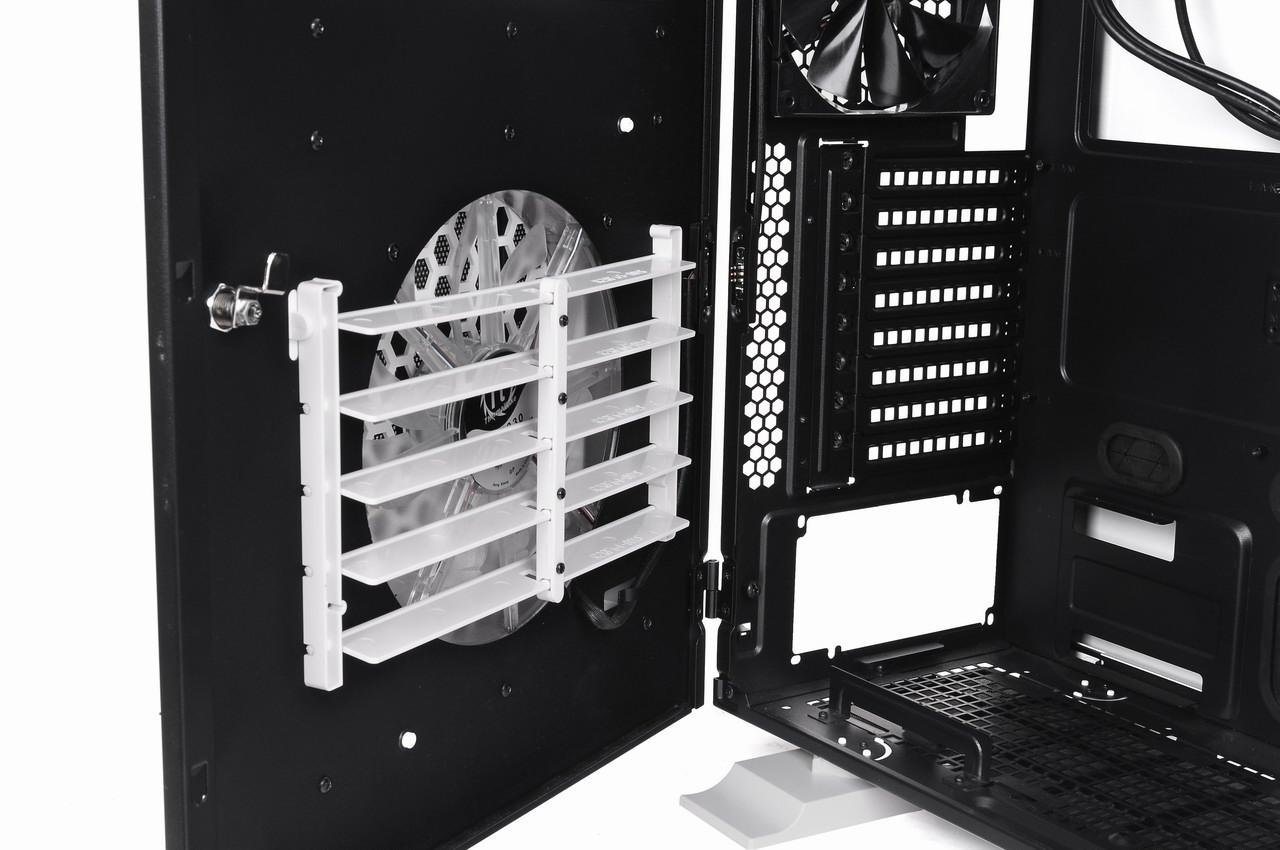 [30/07/2011] Thermaltake Level 10 GT: Snow White (29)