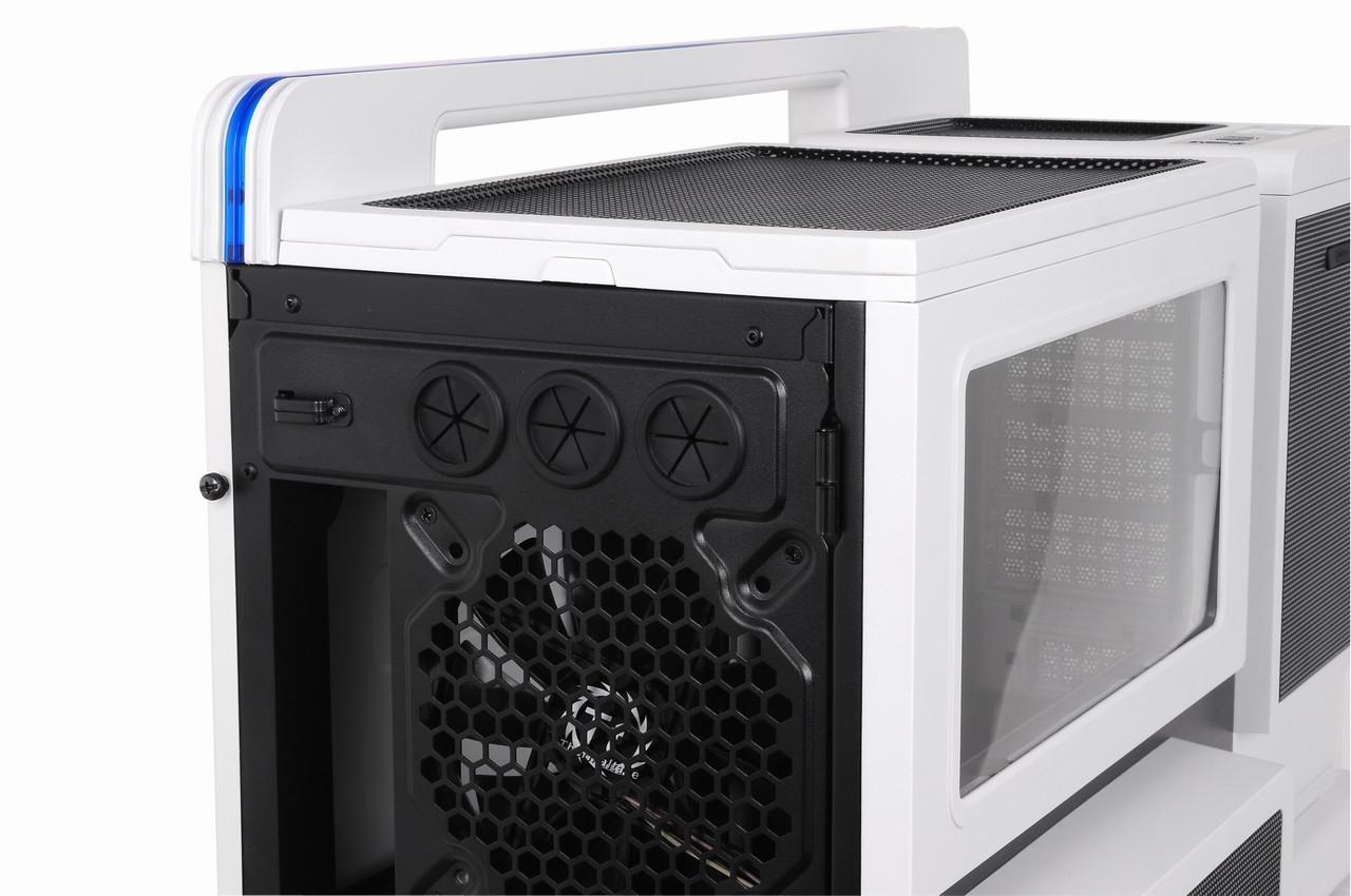 [30/07/2011] Thermaltake Level 10 GT: Snow White (34)