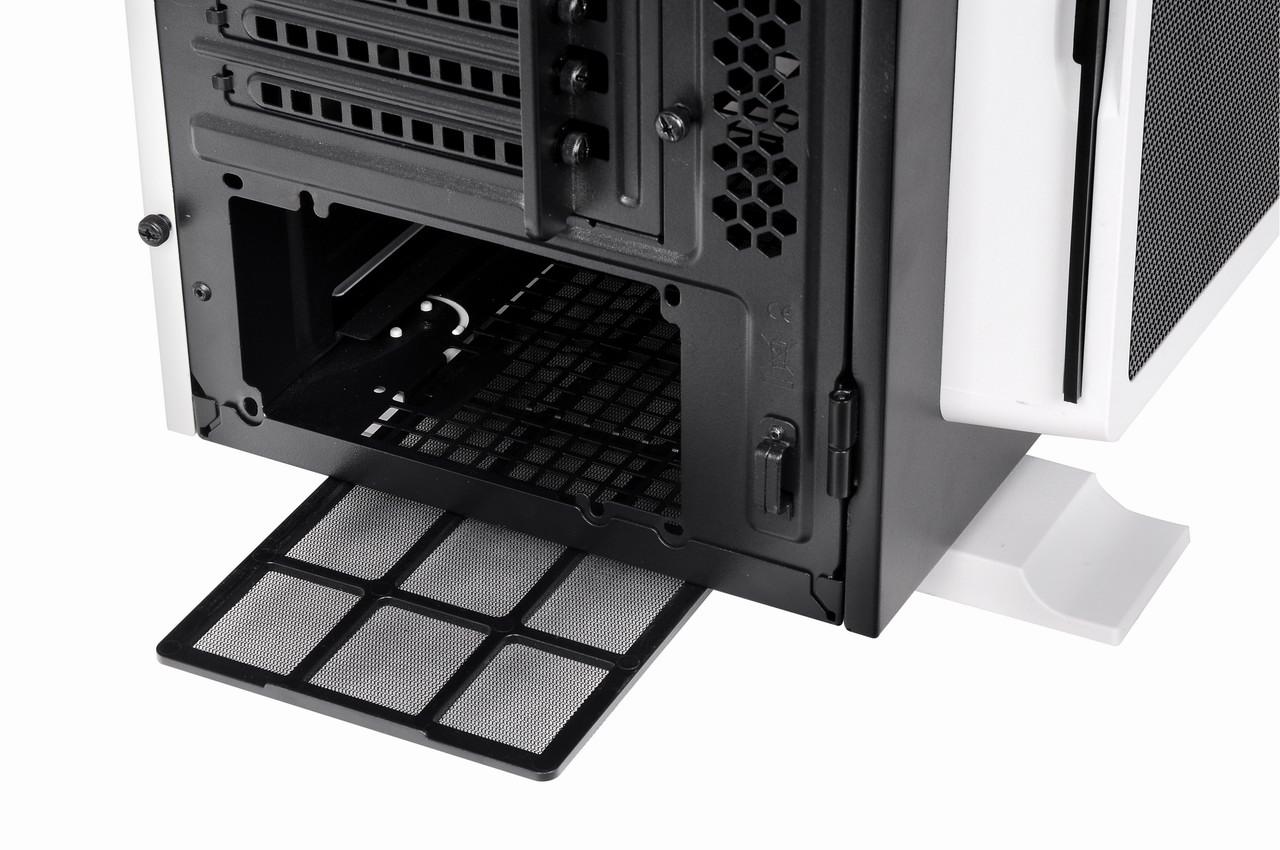 [30/07/2011] Thermaltake Level 10 GT: Snow White (35)