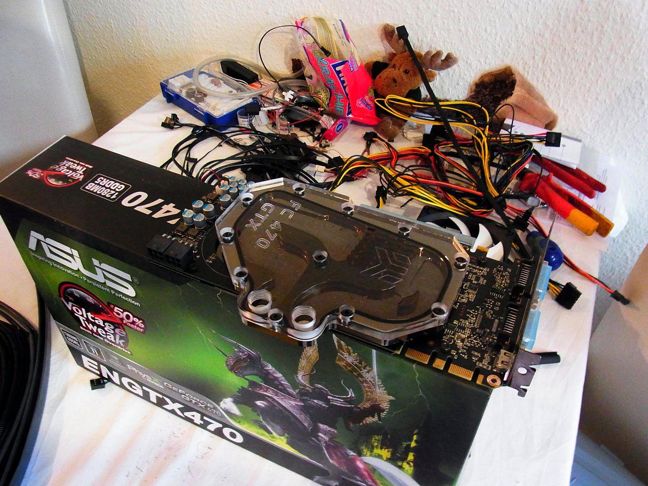 [08/07/2011] Casemod für PS-Freaks: Lamborghini trifft auf NZXT Phantom (32)