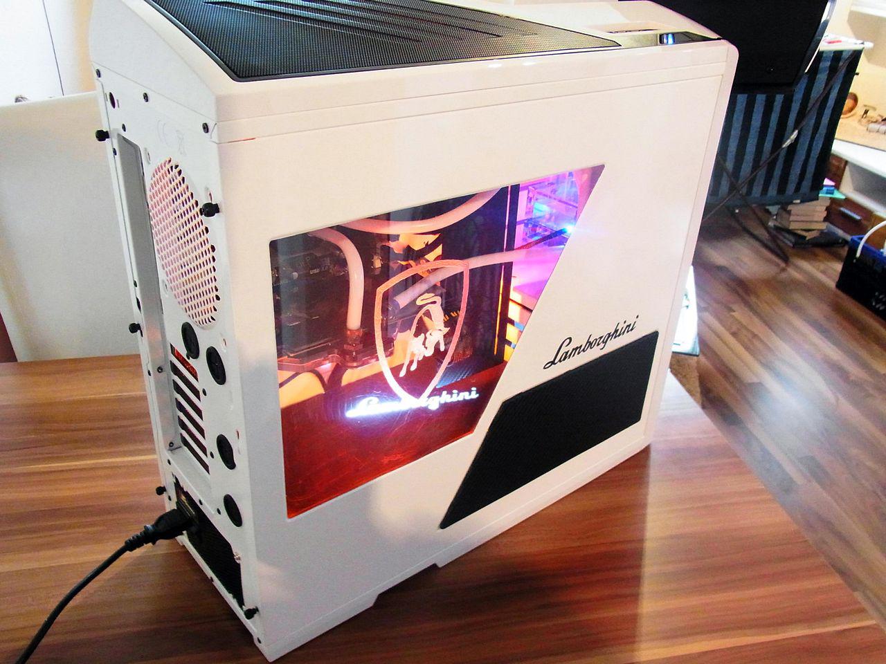 [08/07/2011] Casemod für PS-Freaks: Lamborghini trifft auf NZXT Phantom (55)
