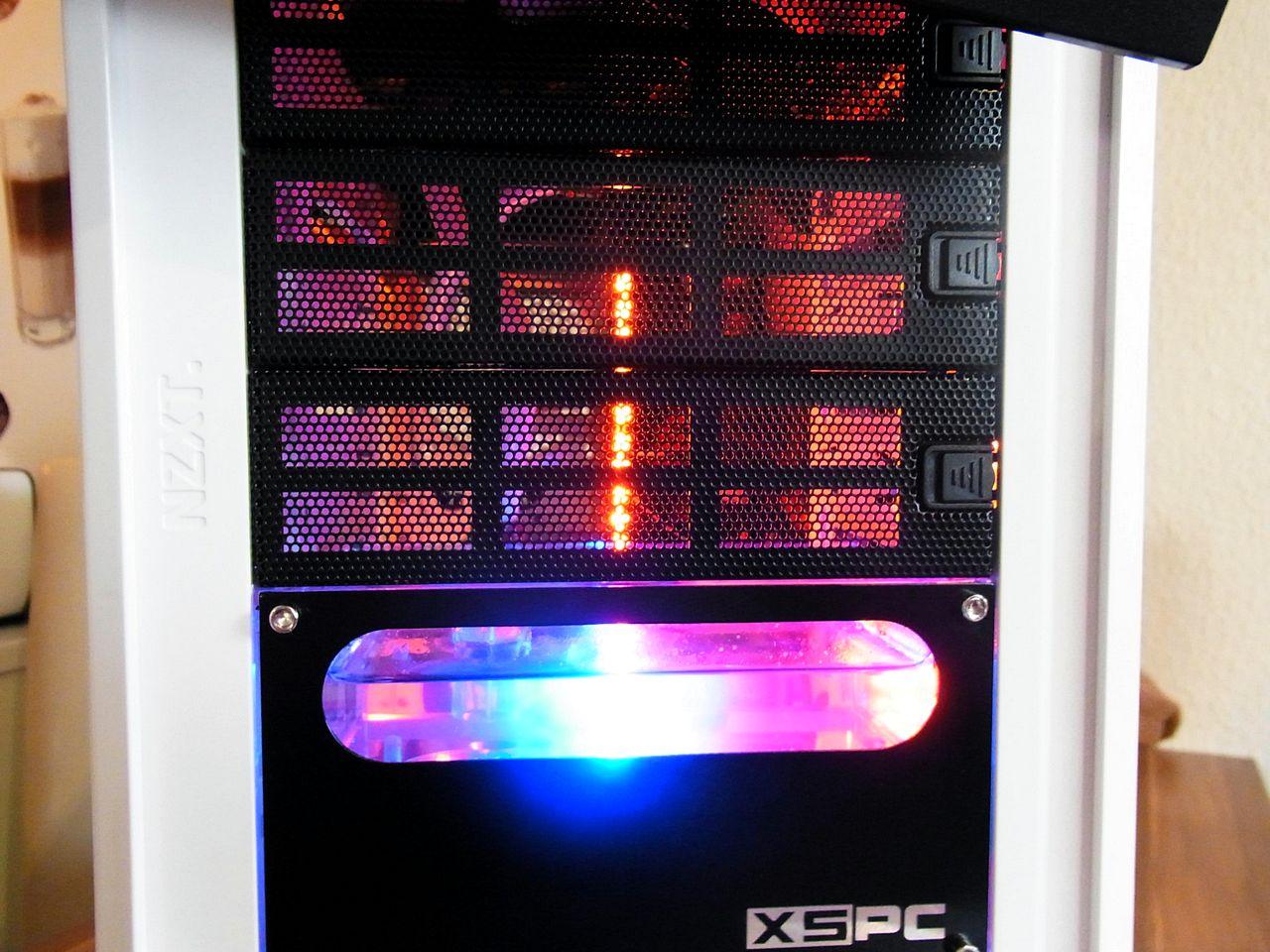[08/07/2011] Casemod für PS-Freaks: Lamborghini trifft auf NZXT Phantom (58)