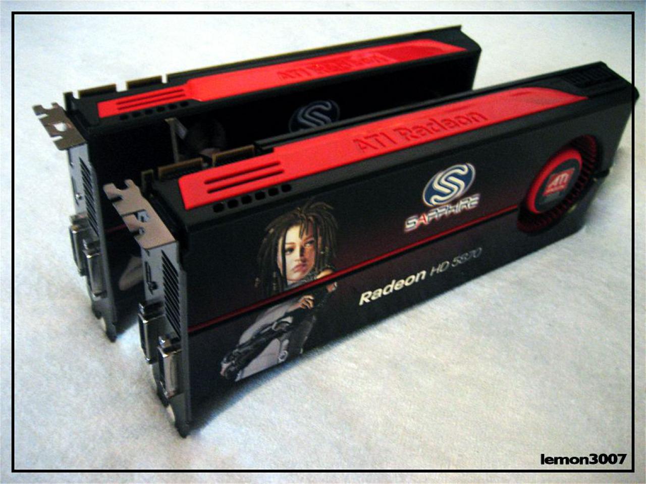 [01/07/2011] Grashüpfer-Casemod mit grünem Sleeve und Lochblech für das Mainboard (12)