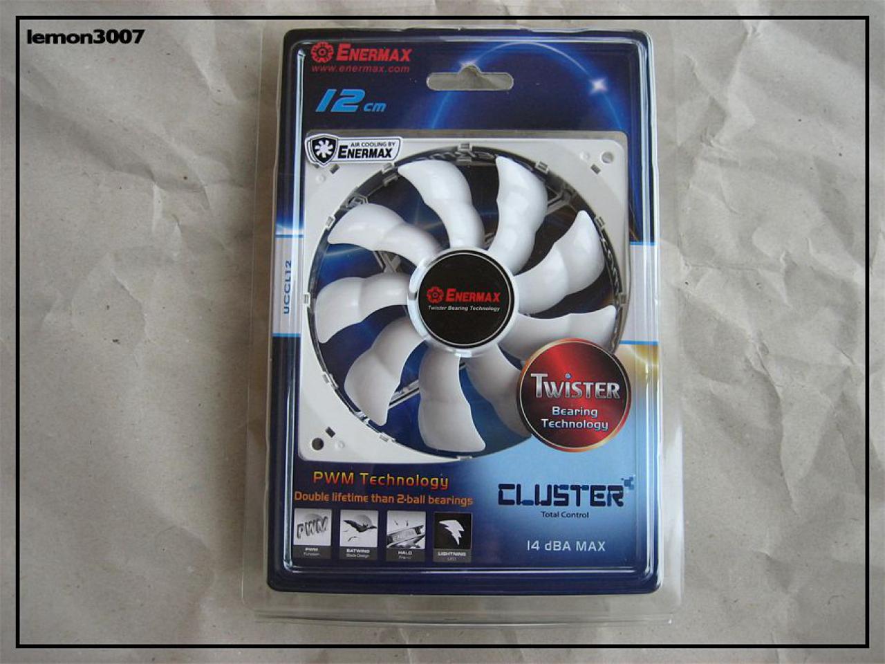 [01/07/2011] Grashüpfer-Casemod mit grünem Sleeve und Lochblech für das Mainboard (25)