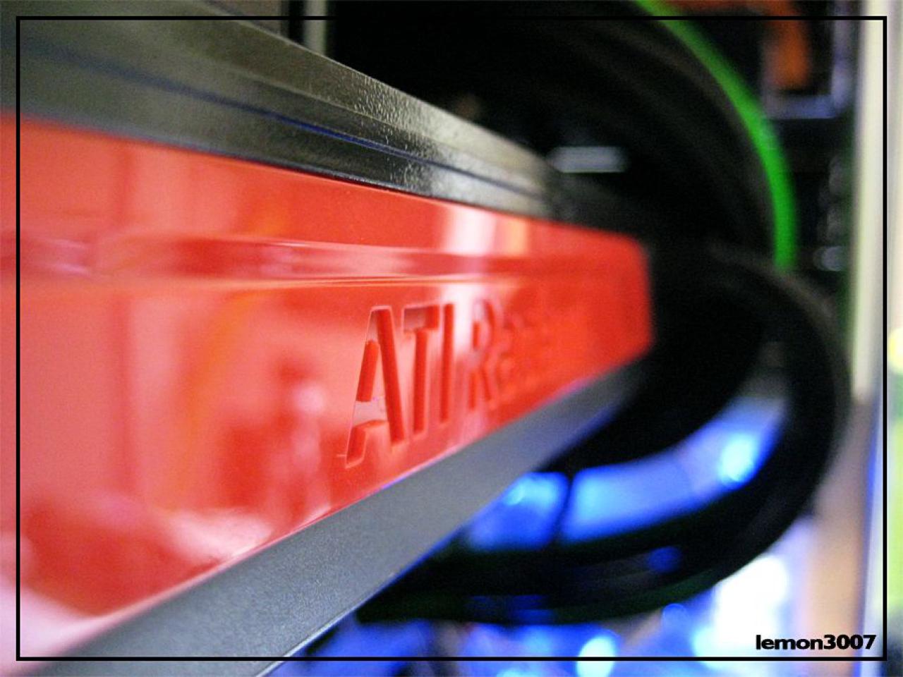 [01/07/2011] Grashüpfer-Casemod mit grünem Sleeve und Lochblech für das Mainboard (29)