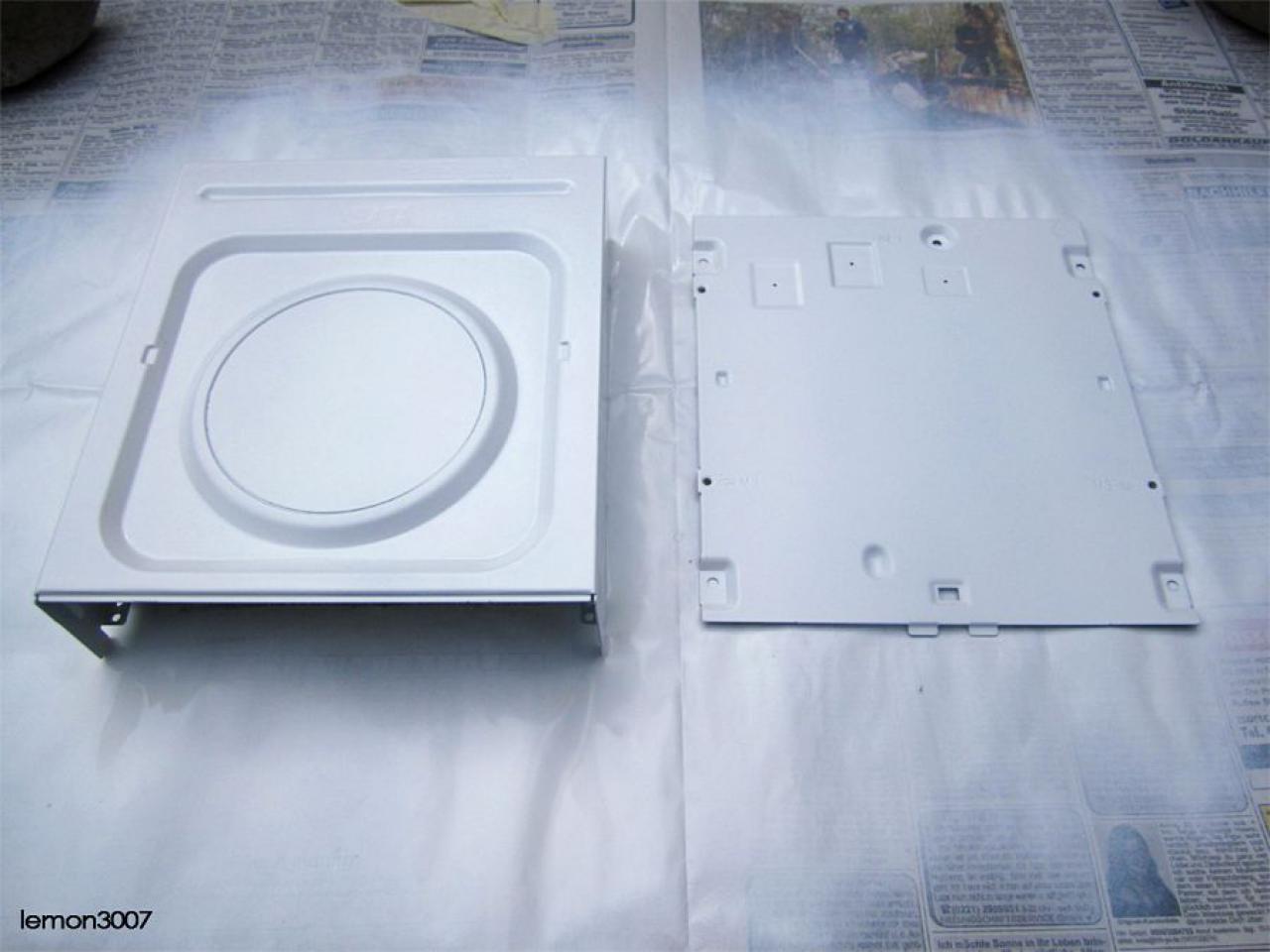[01/07/2011] Grashüpfer-Casemod mit grünem Sleeve und Lochblech für das Mainboard (56)