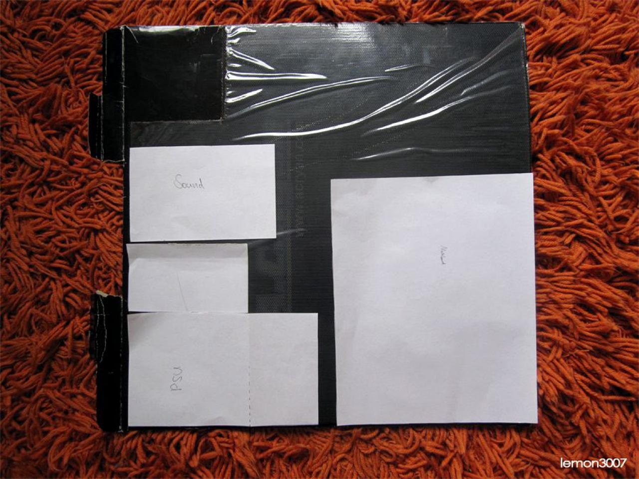 [01/07/2011] Grashüpfer-Casemod mit grünem Sleeve und Lochblech für das Mainboard (58)