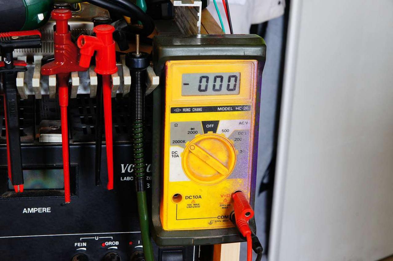 [15/07/2011] Schienenbruch-Casemod: Beleuchteter CPU-Wasserkühler, verkleinerte Grafikkarte und mehr sehenswerte Modifikationen (8)