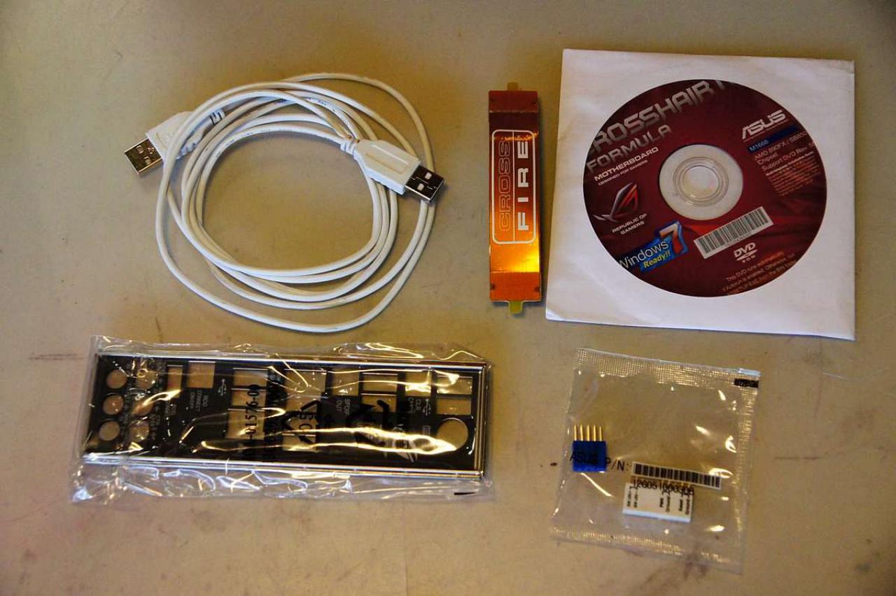 [15/07/2011] Schienenbruch-Casemod: Beleuchteter CPU-Wasserkühler, verkleinerte Grafikkarte und mehr sehenswerte Modifikationen (12)