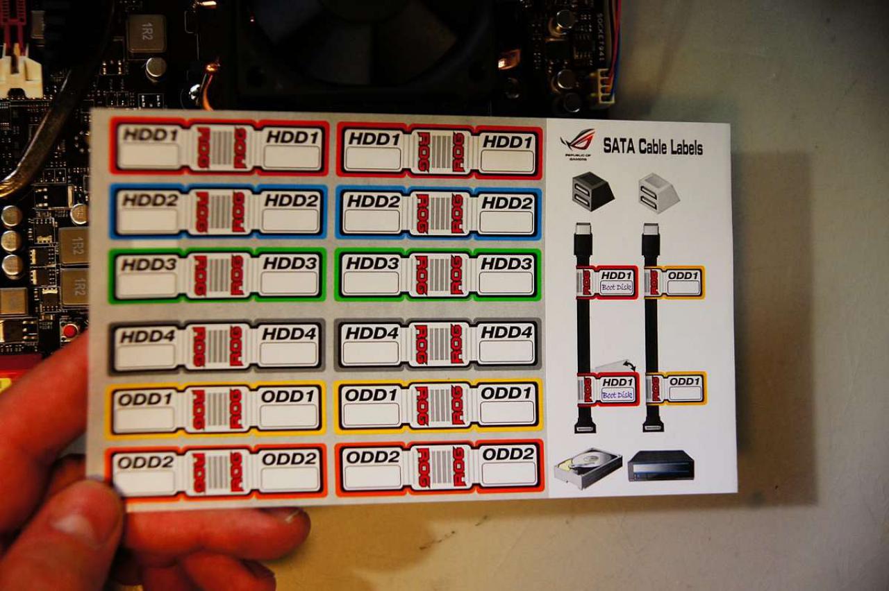 [15/07/2011] Schienenbruch-Casemod: Beleuchteter CPU-Wasserkühler, verkleinerte Grafikkarte und mehr sehenswerte Modifikationen (13)