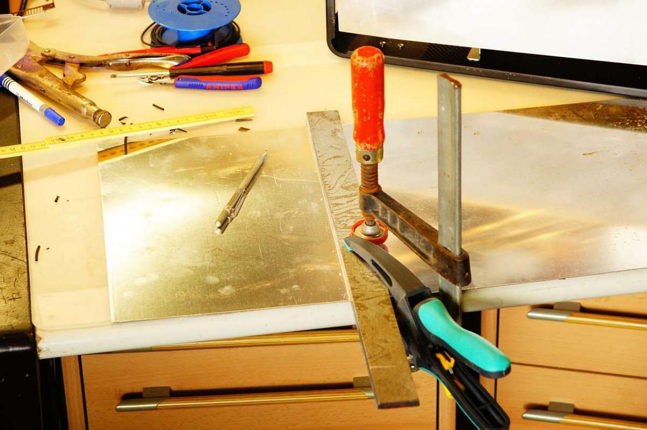 [15/07/2011] Schienenbruch-Casemod: Beleuchteter CPU-Wasserkühler, verkleinerte Grafikkarte und mehr sehenswerte Modifikationen (48)