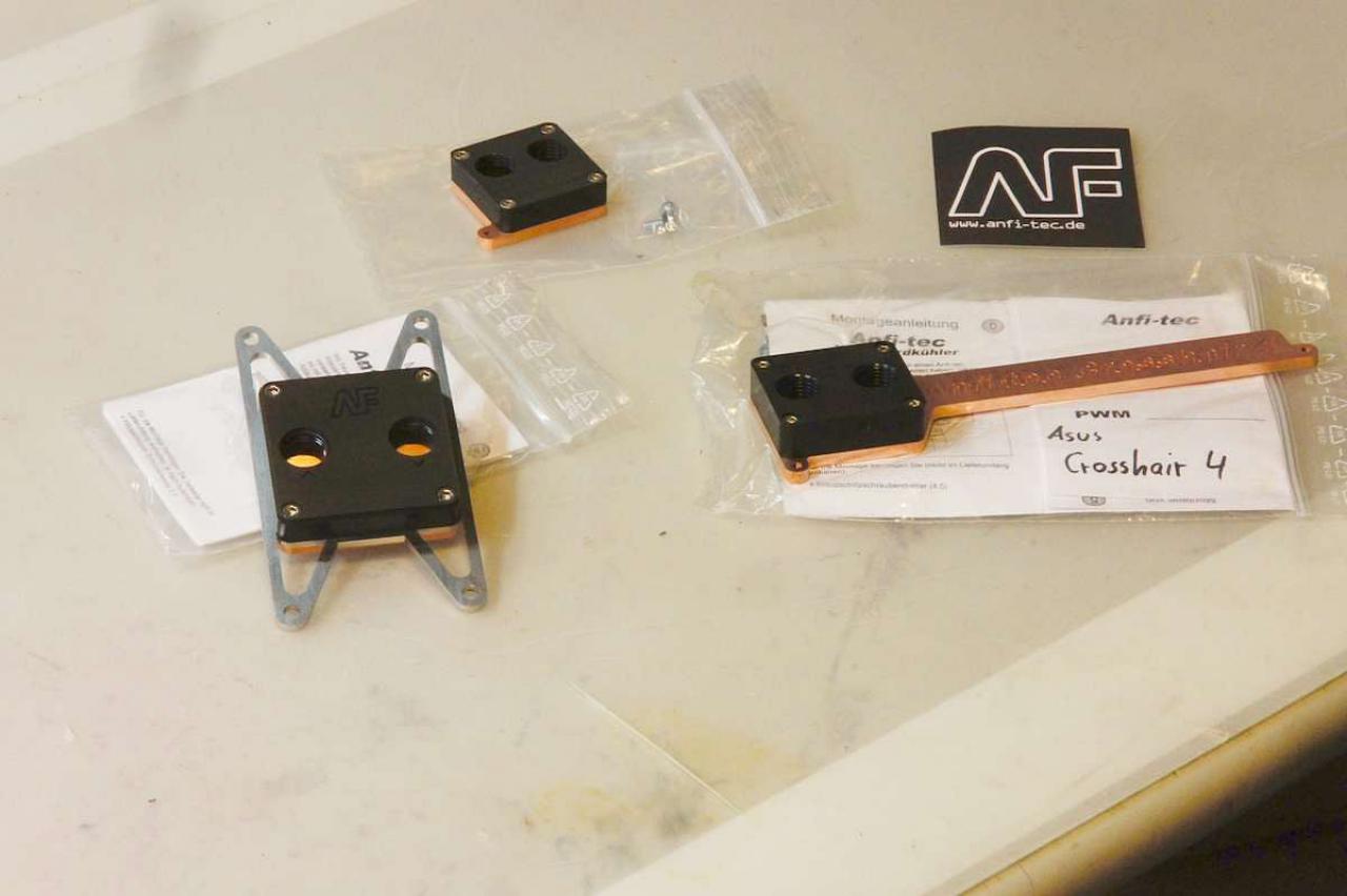 [15/07/2011] Schienenbruch-Casemod: Beleuchteter CPU-Wasserkühler, verkleinerte Grafikkarte und mehr sehenswerte Modifikationen (60)