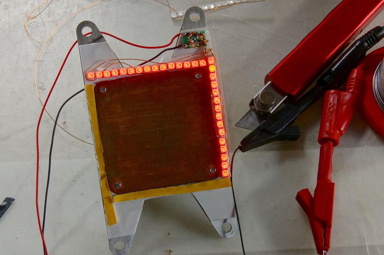 [15/07/2011] Schienenbruch-Casemod: Beleuchteter CPU-Wasserkühler, verkleinerte Grafikkarte und mehr sehenswerte Modifikationen (123)