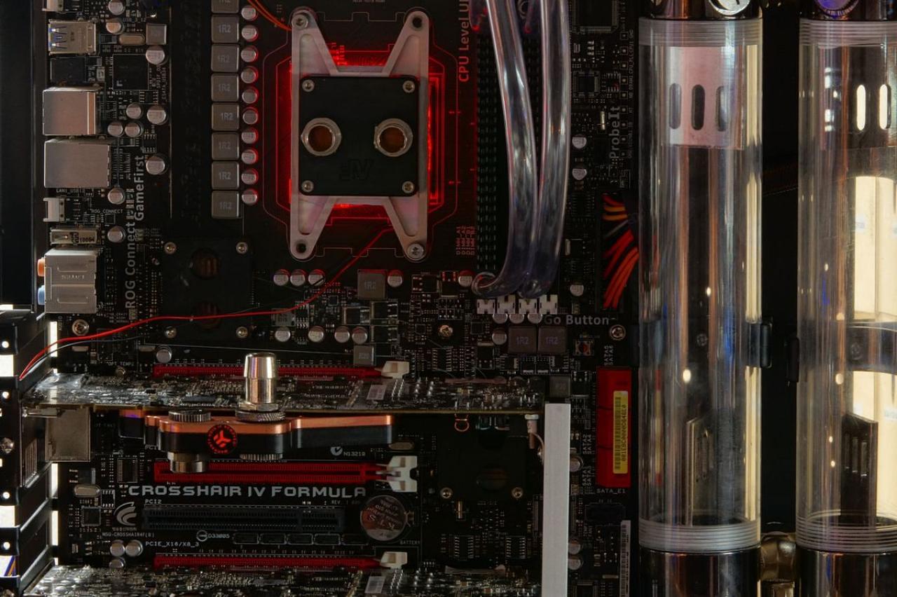 [15/07/2011] Schienenbruch-Casemod: Beleuchteter CPU-Wasserkühler, verkleinerte Grafikkarte und mehr sehenswerte Modifikationen (129)