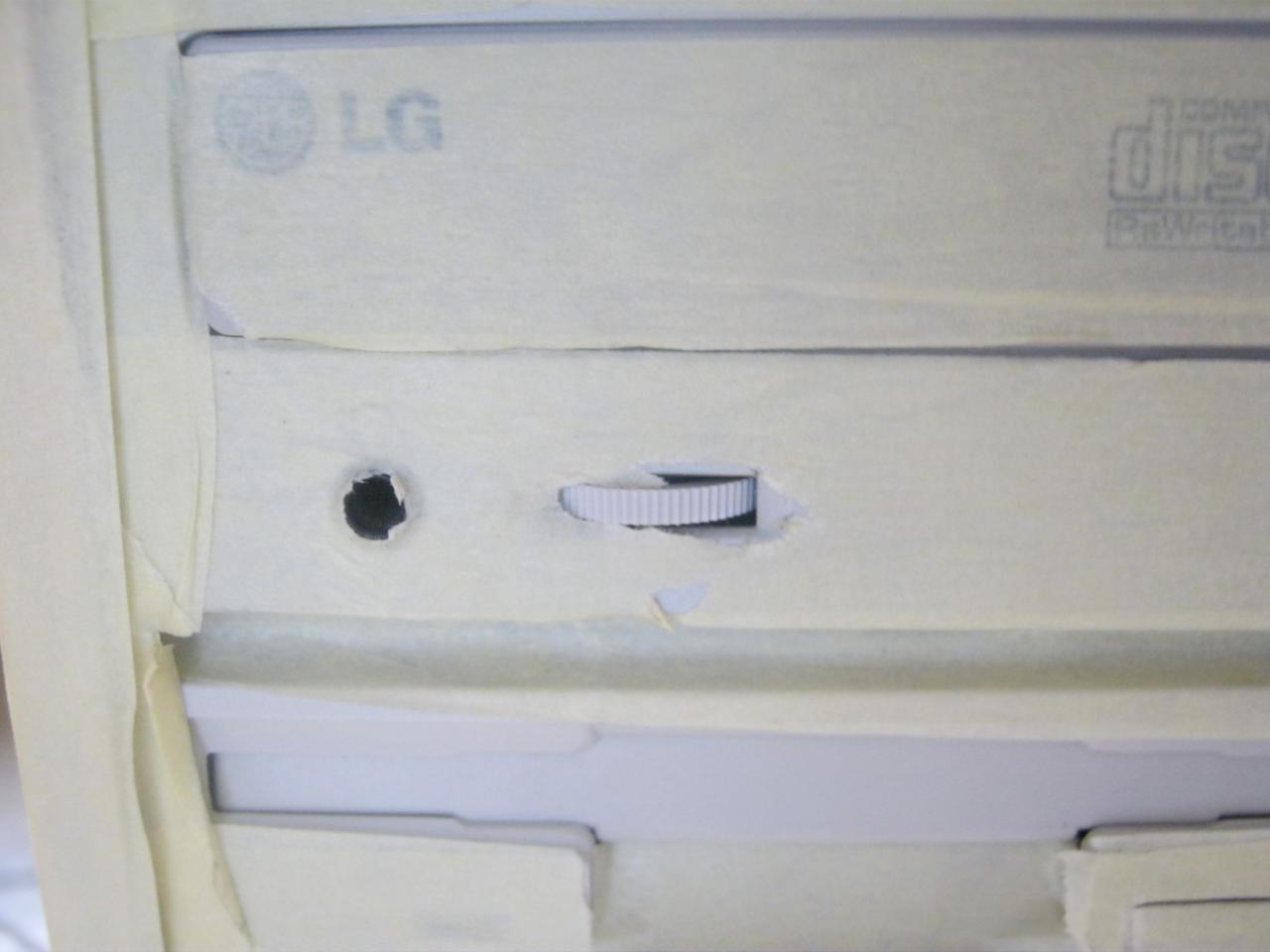 [11/08/2011] Casemod der anderen Art: Quick 'n' Dirty Kreppband-Casemod (5)