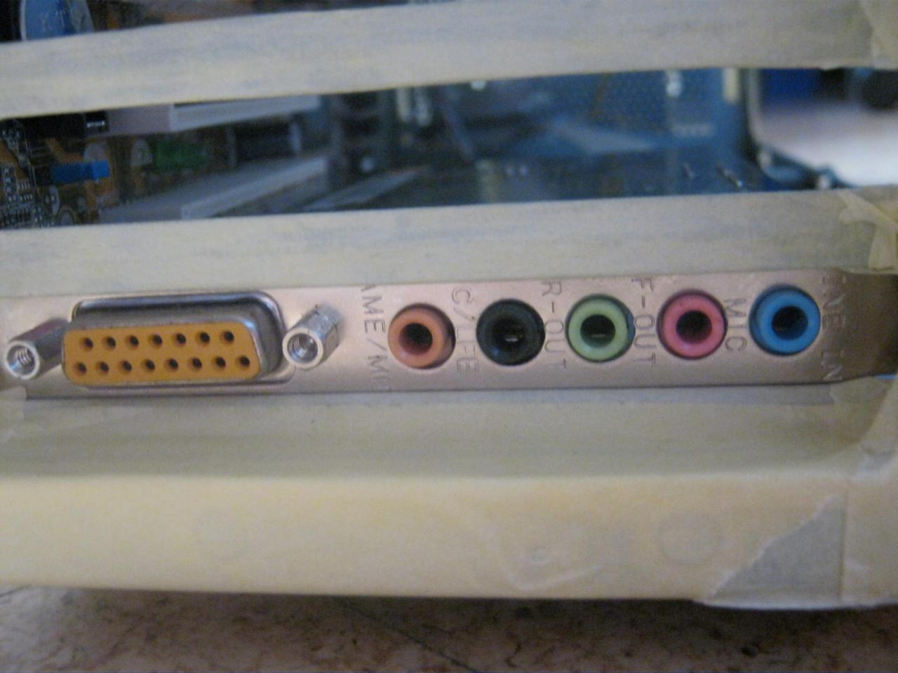 [11/08/2011] Casemod der anderen Art: Quick 'n' Dirty Kreppband-Casemod (10)