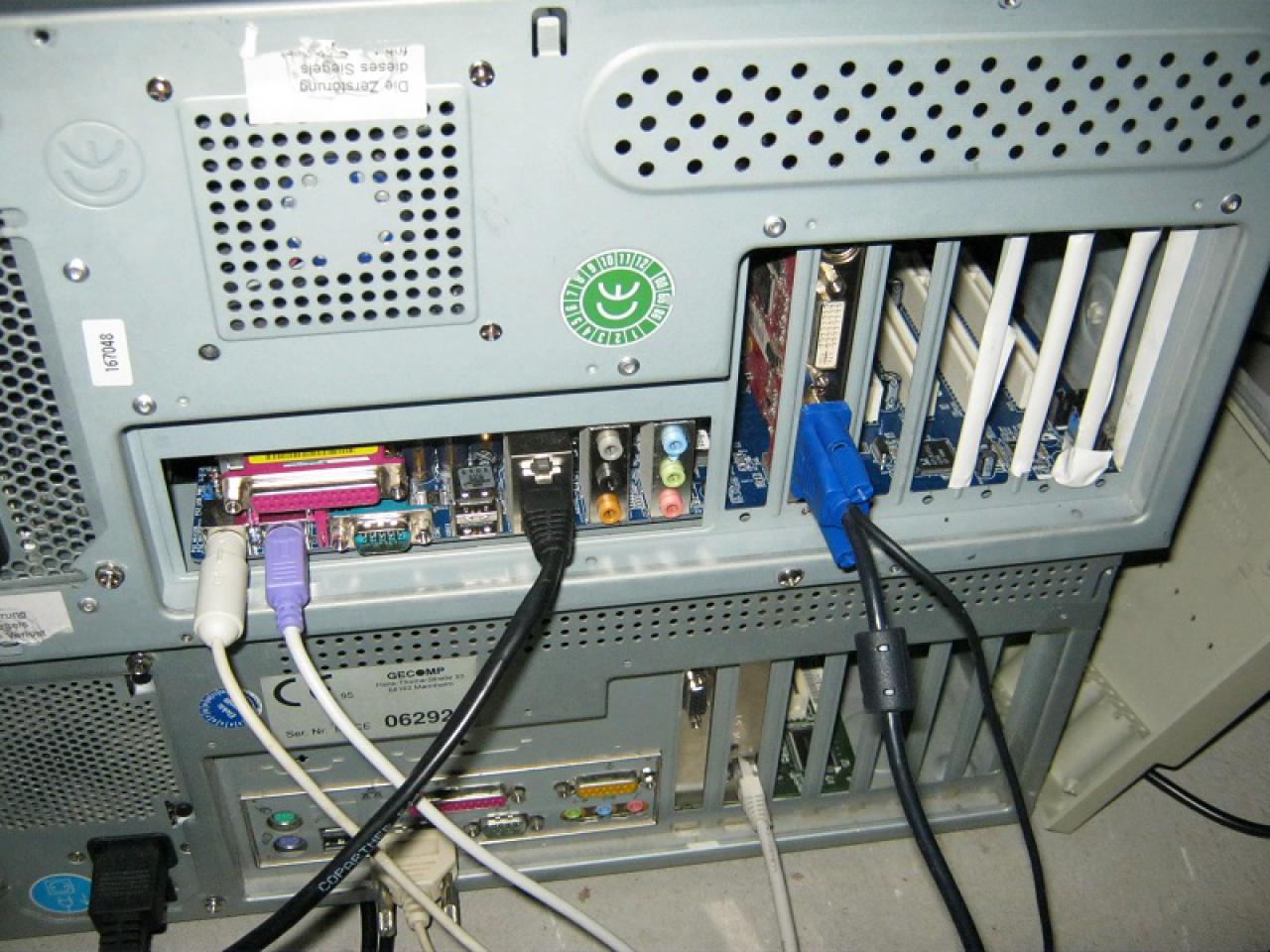 [11/08/2011] Casemod der anderen Art: Quick 'n' Dirty Kreppband-Casemod (15)