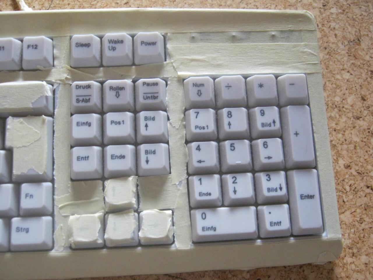 [11/08/2011] Casemod der anderen Art: Quick 'n' Dirty Kreppband-Casemod (23)