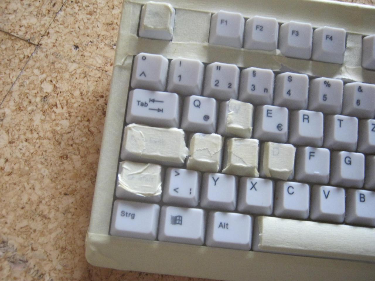 [11/08/2011] Casemod der anderen Art: Quick 'n' Dirty Kreppband-Casemod (28)