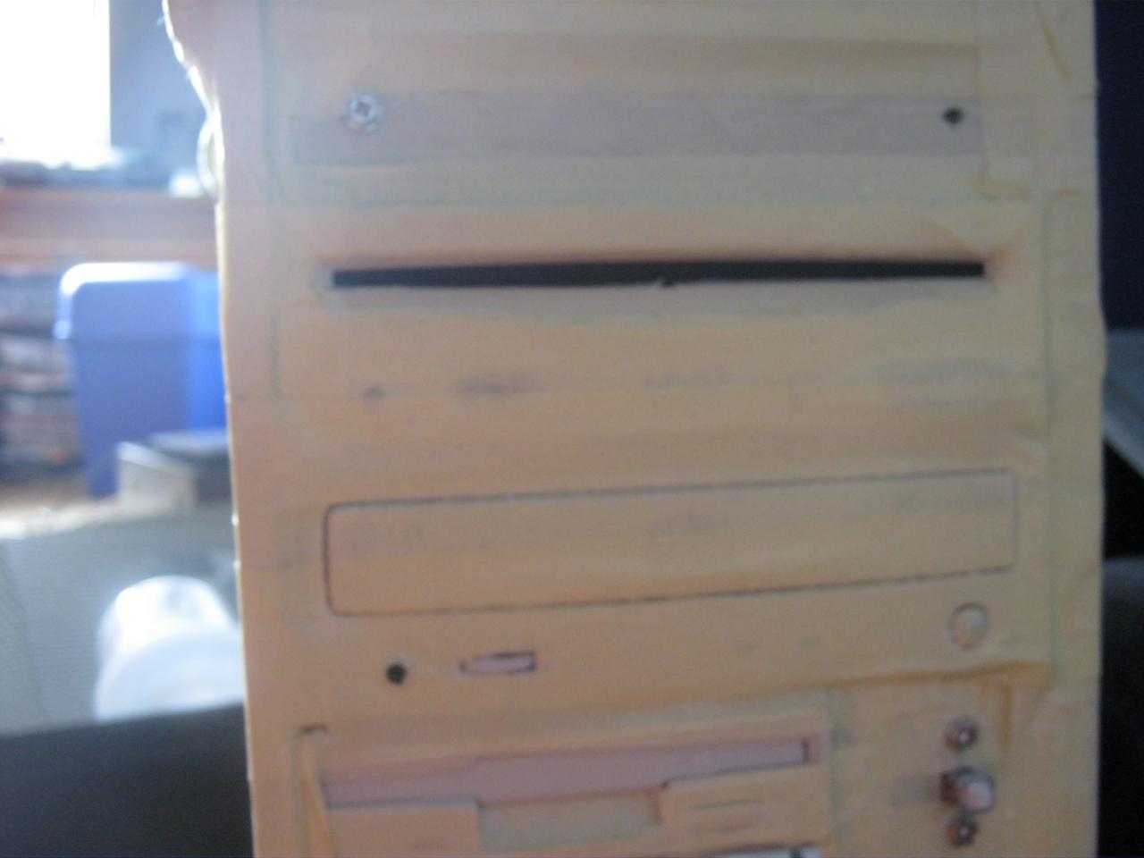 [11/08/2011] Casemod der anderen Art: Quick 'n' Dirty Kreppband-Casemod (33)