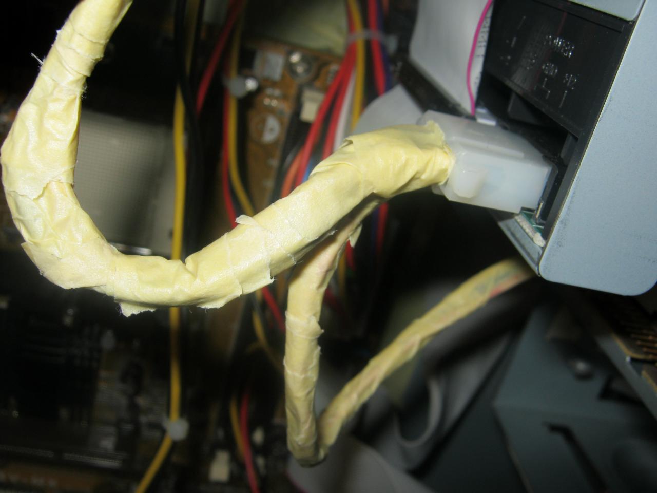 [11/08/2011] Casemod der anderen Art: Quick 'n' Dirty Kreppband-Casemod (38)