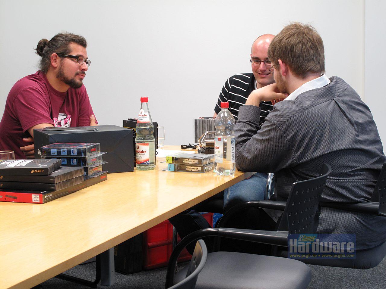 [04/08/2011] Enermax besuchte die Redaktion am 3. August und zeigte die neuen CPU-Kühler (6)