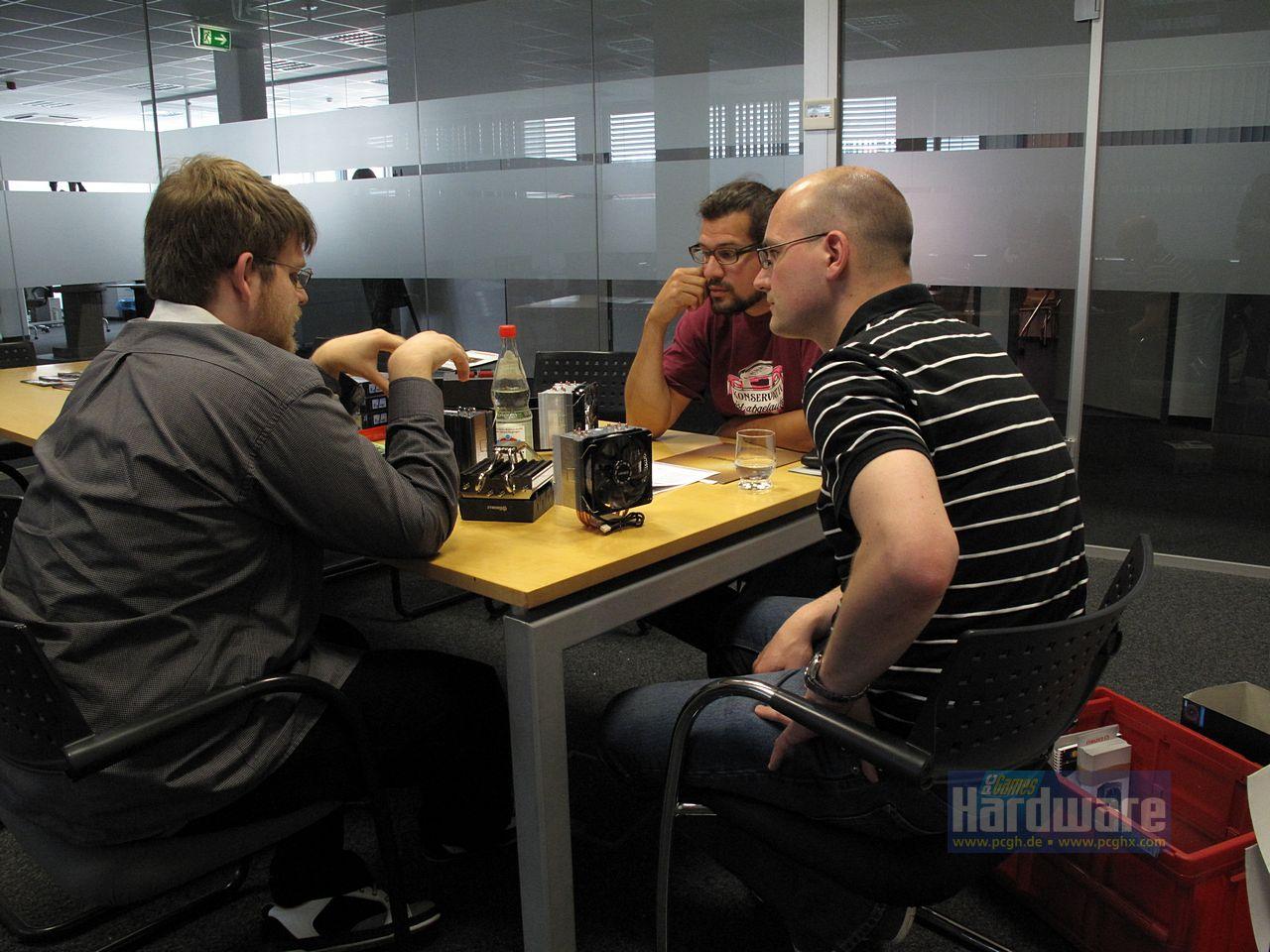 [04/08/2011] Enermax besuchte die Redaktion am 3. August und zeigte die neuen CPU-Kühler (8)