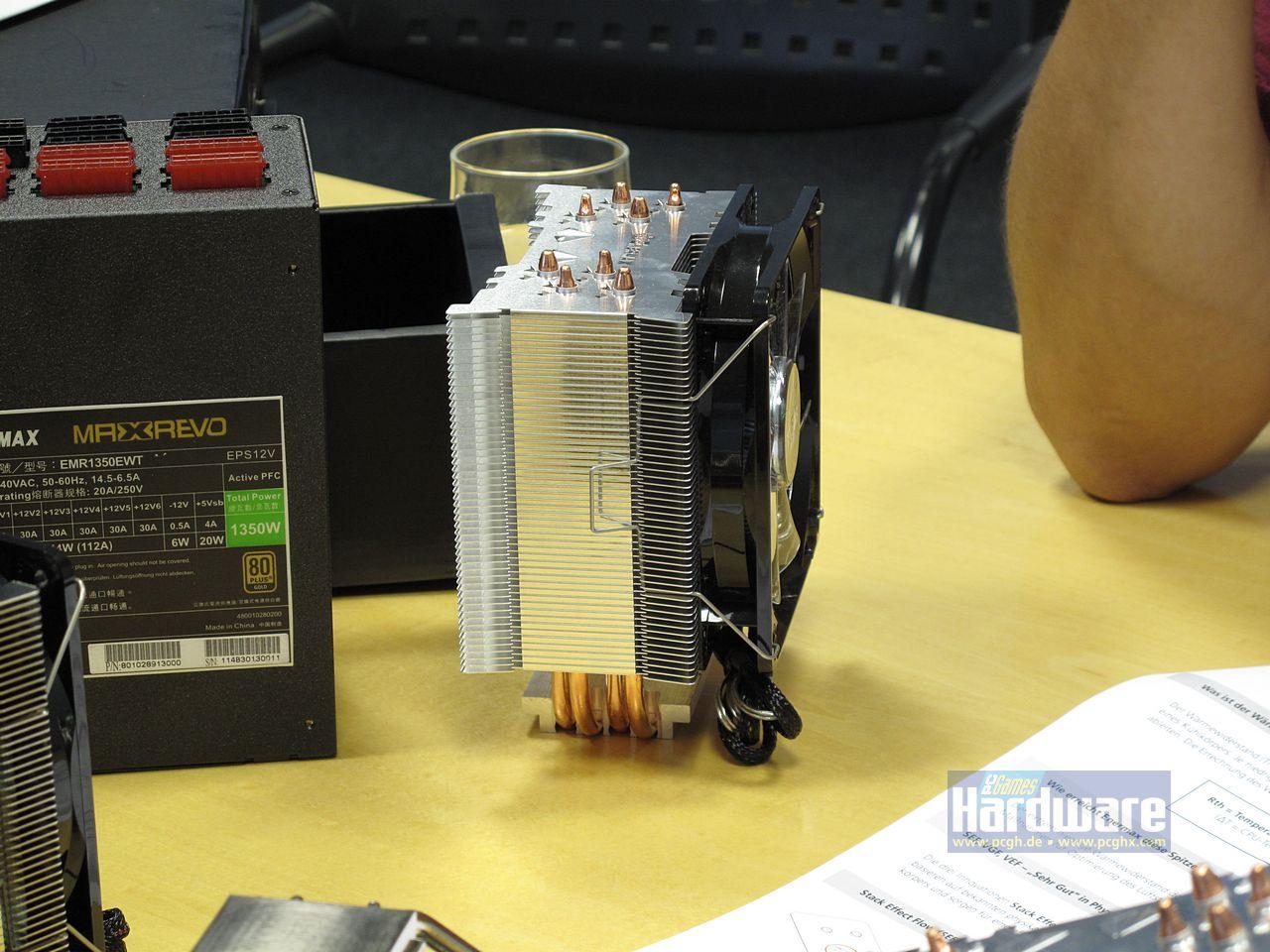 [04/08/2011] Enermax besuchte die Redaktion am 3. August und zeigte die neuen CPU-Kühler (4)