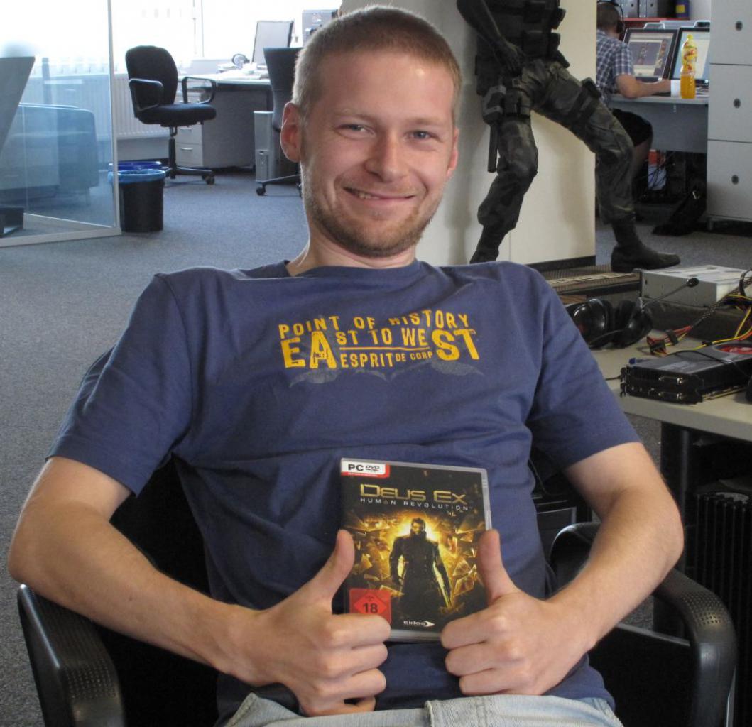[26/08/2011] Oliver spielt Deus Ex 3 und ist begeistert, wenn er nur nicht so viele Bildvergleiche für den Technikartikel erstellen müsste.