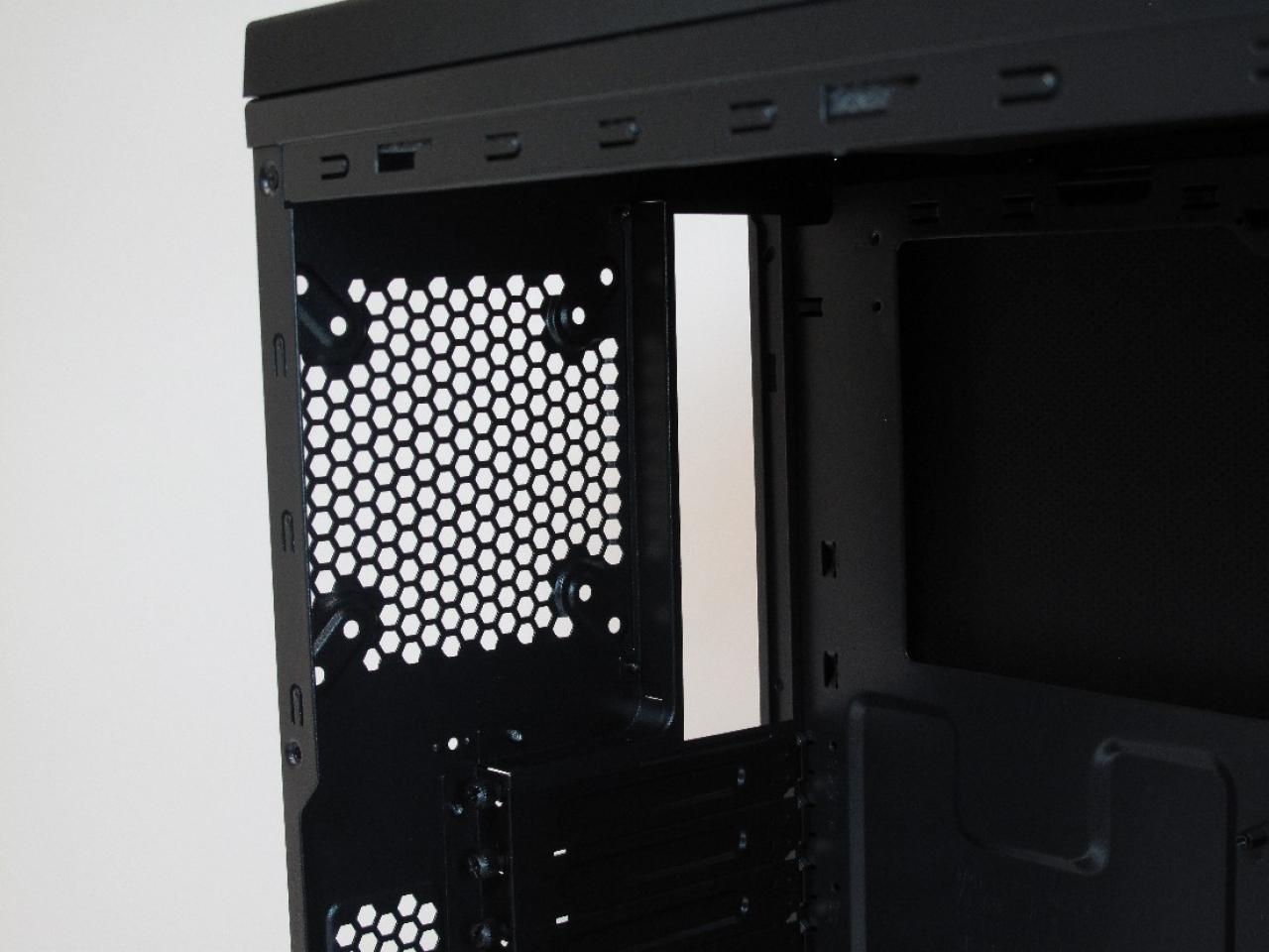 [03/08/2011] Bitfenix Shinobi Core silent 07