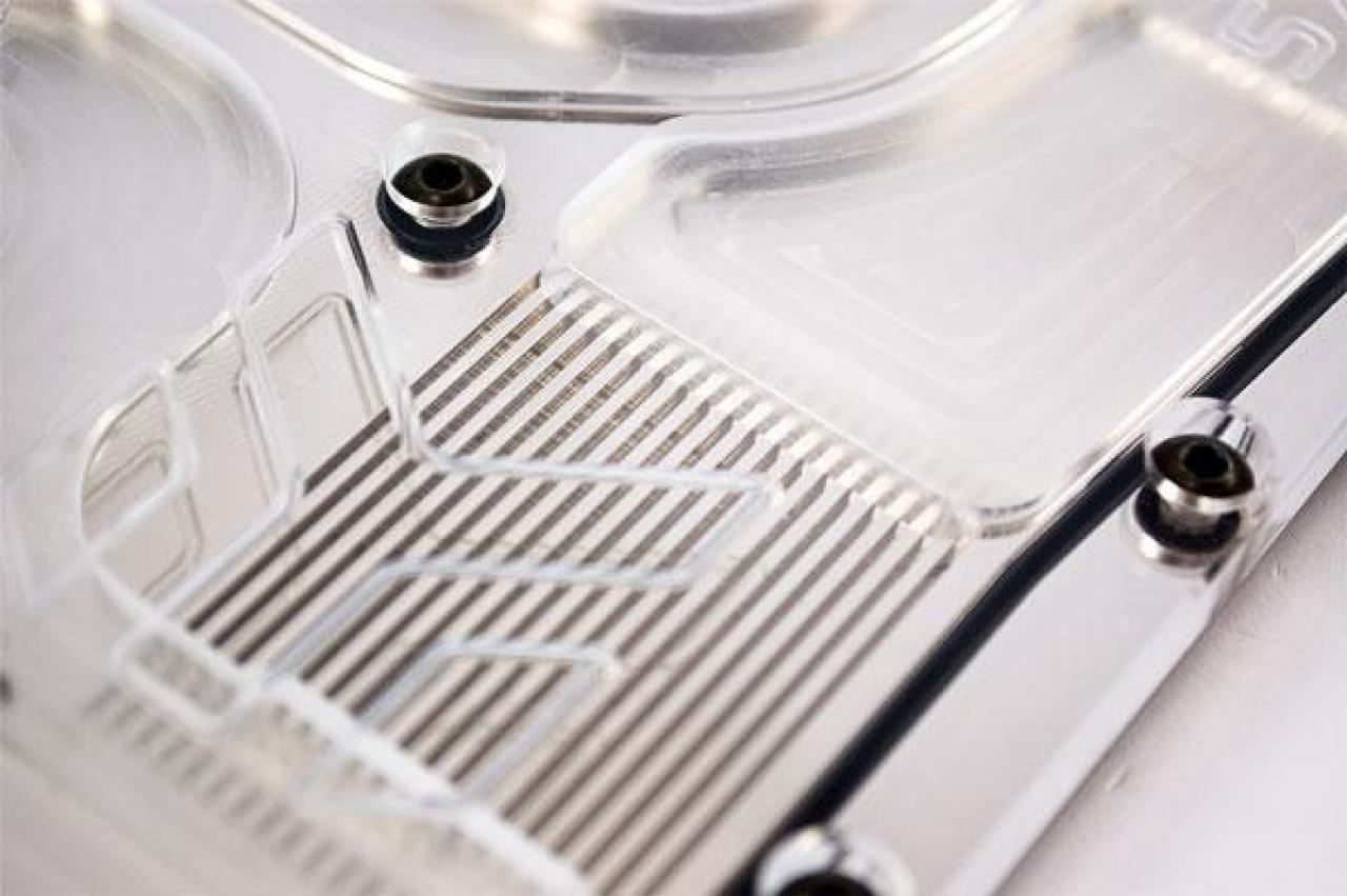[26/08/2011] EK FC570 GTX SE EN Nickel 04