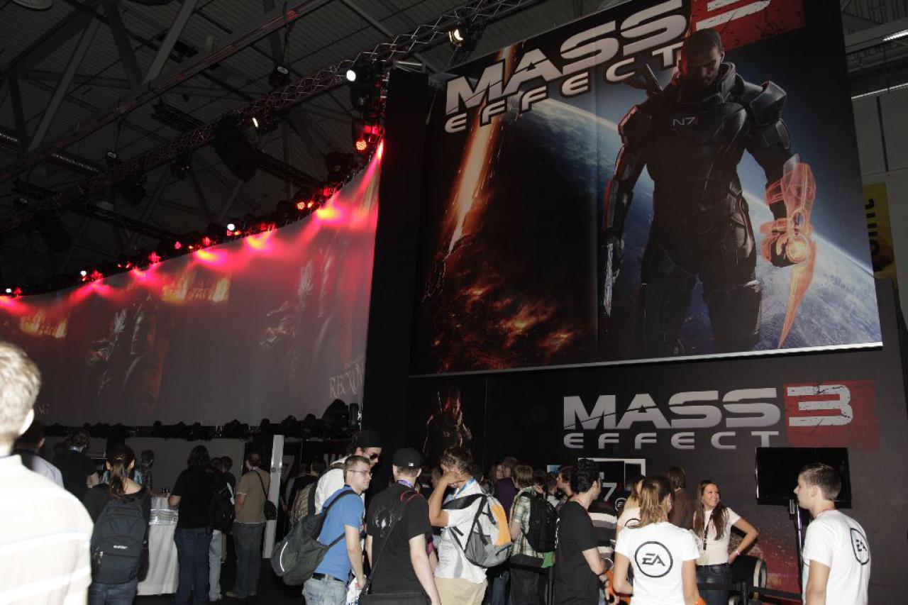 [17/08/2011] Gamescom 2011: Neue Impressionen aus den Hallen plus Booth Babes (15)
