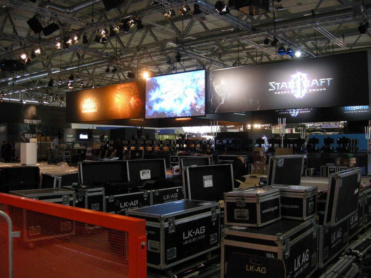 [15/08/2011] Gamescom 2011: Die erste Messedamen (44)