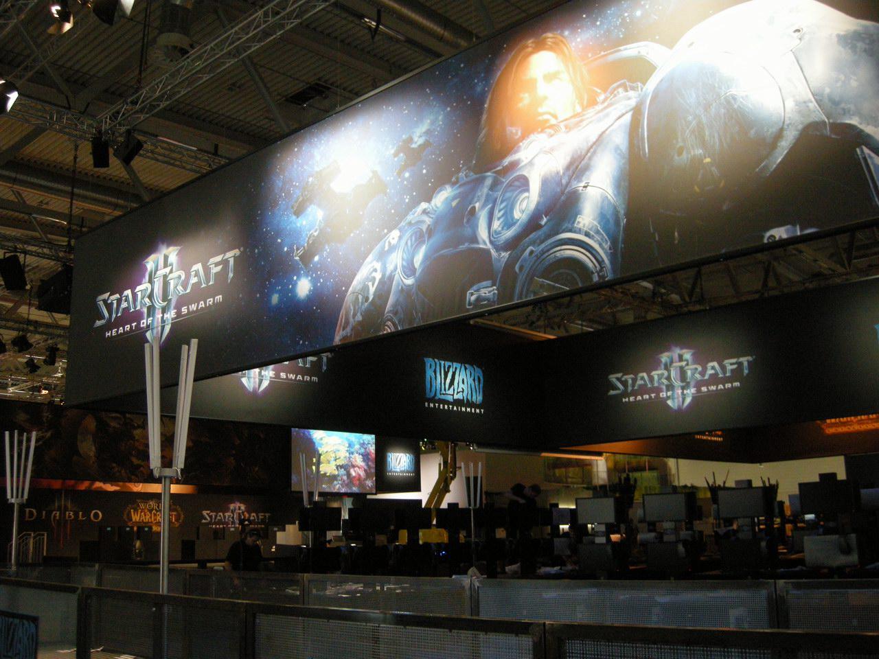 [15/08/2011] Gamescom 2011: Die erste Messedamen (56)