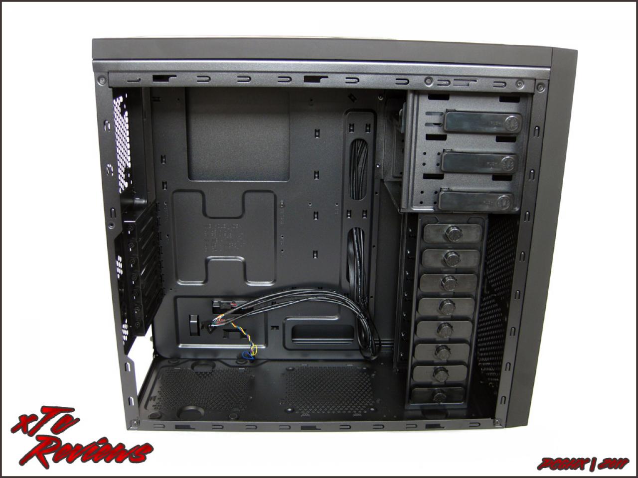 [27/08/2011] Bitfenix Shinobi Core im PCGHX-Test: Frei wählbares Design des Casemodder-Gehäuses (4)