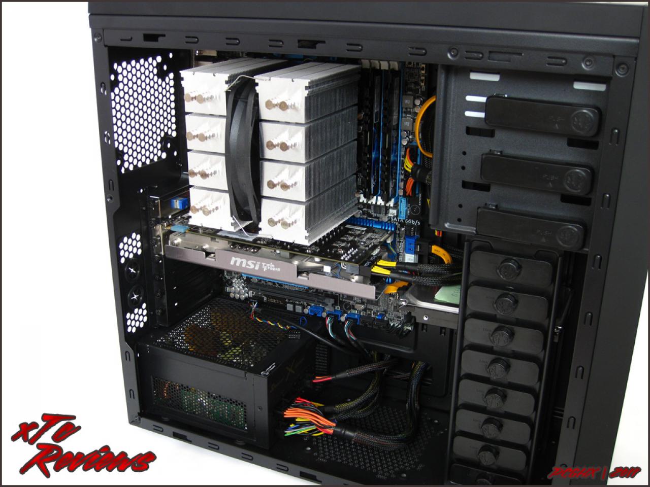 [27/08/2011] Bitfenix Shinobi Core im PCGHX-Test: Frei wählbares Design des Casemodder-Gehäuses (6)