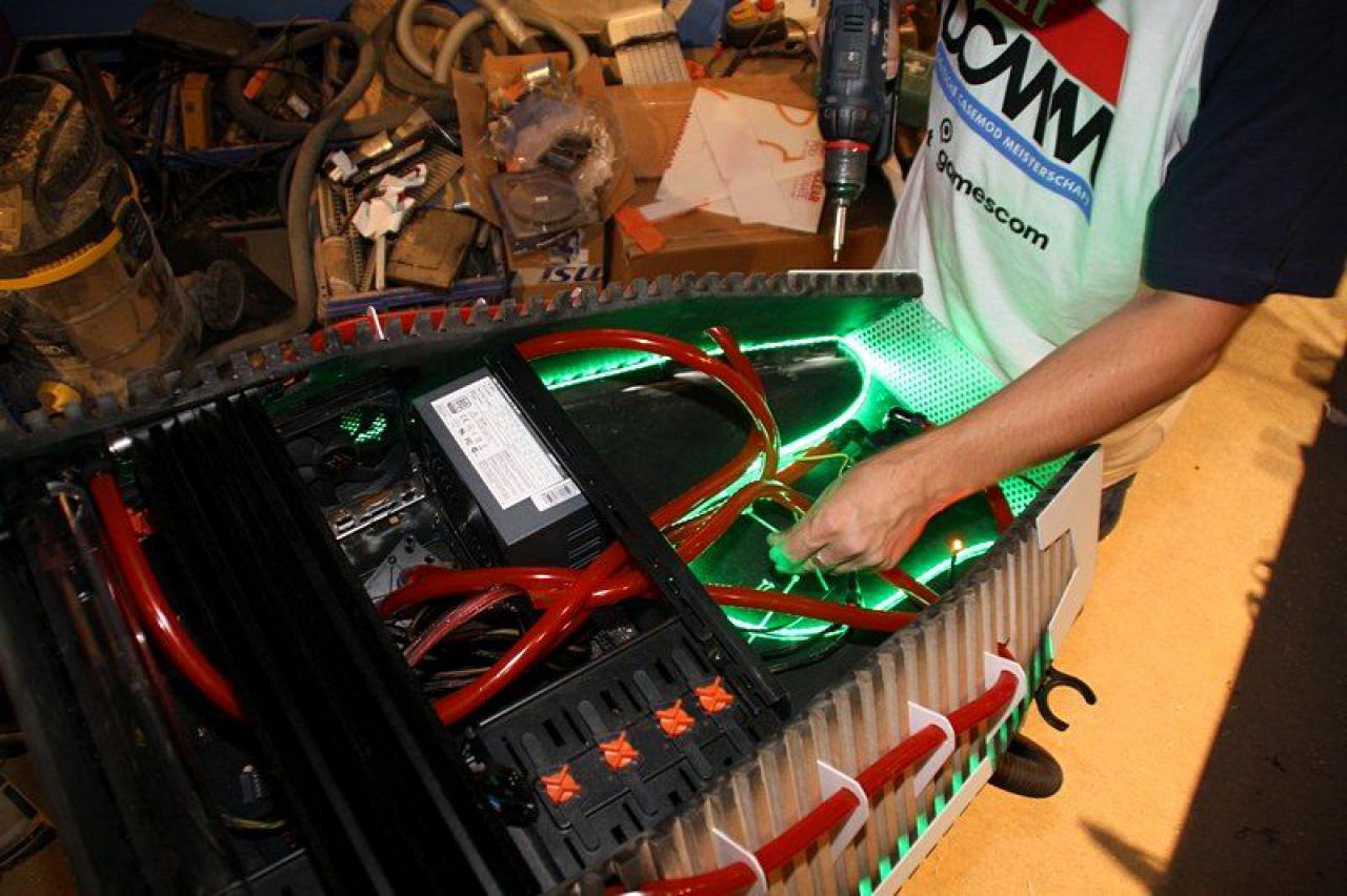 [26/08/2011] Raumschiff-Casecon von der Gamescom: In nur 24 Stunden fertig (54)