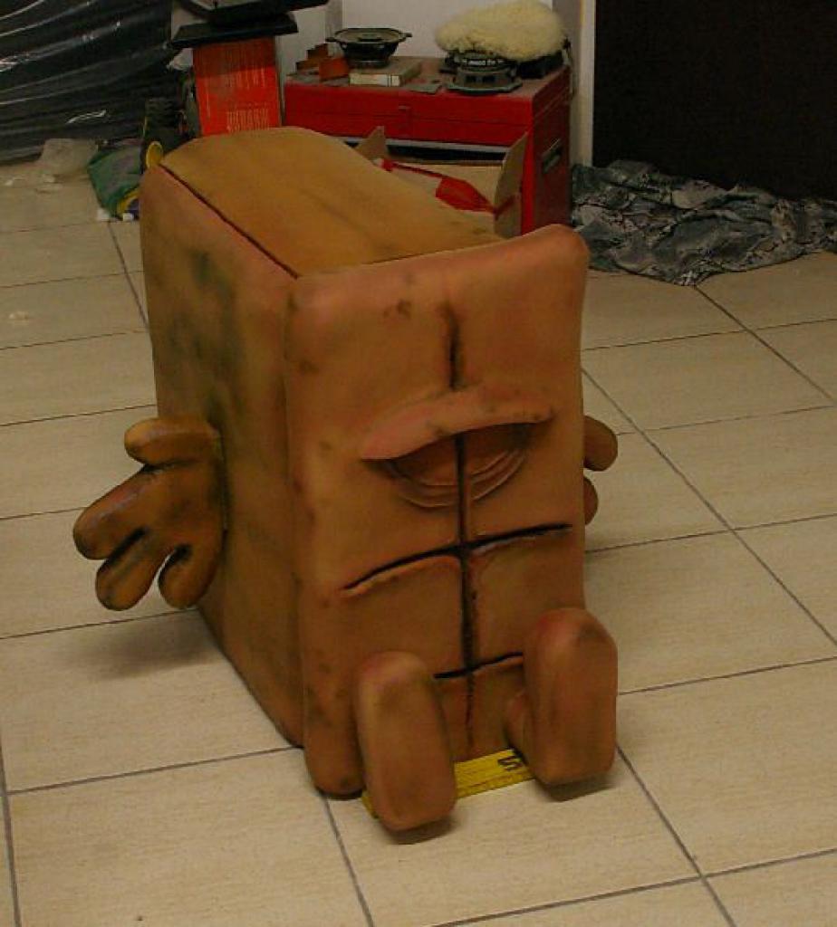 [05/08/2011] Der wohl rechenstärkste Brotkasten der Welt: Wenn das Gehäuse wie ein TV-Star aussieht (30)