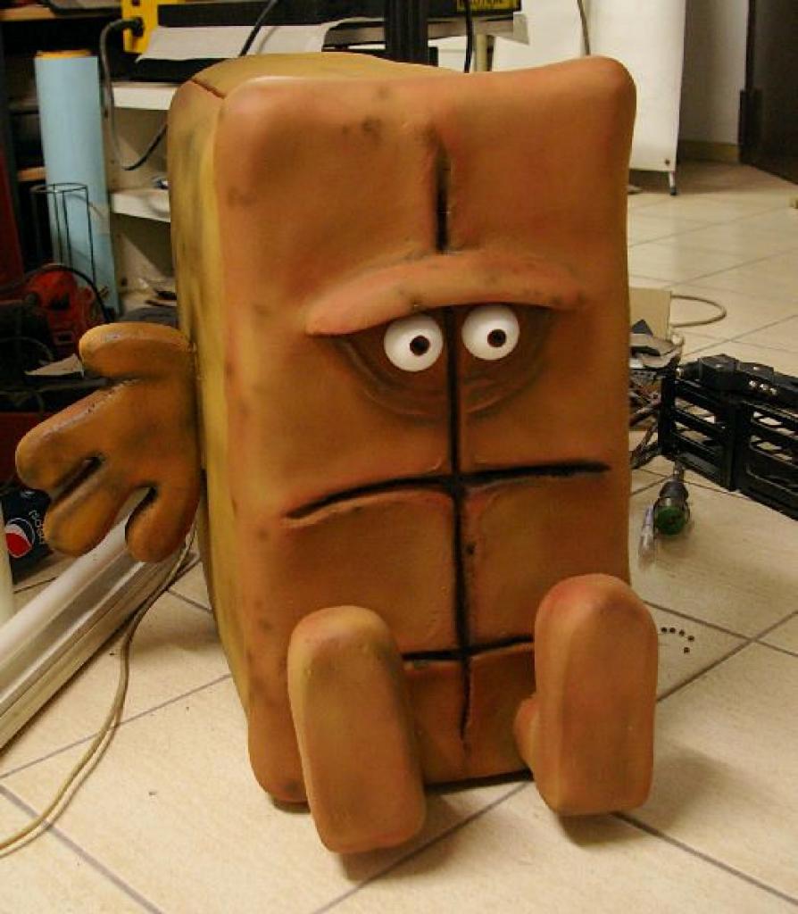 [05/08/2011] Der wohl rechenstärkste Brotkasten der Welt: Wenn das Gehäuse wie ein TV-Star aussieht (33)