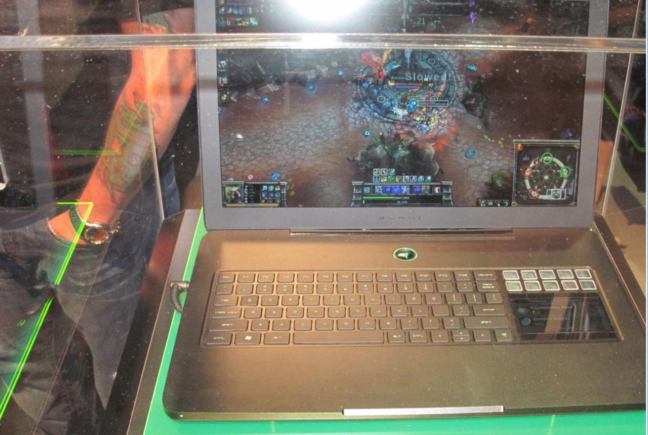 [27/08/2011] Razer Blade: Exklusive Bilder vom Gaming Notebook (3)