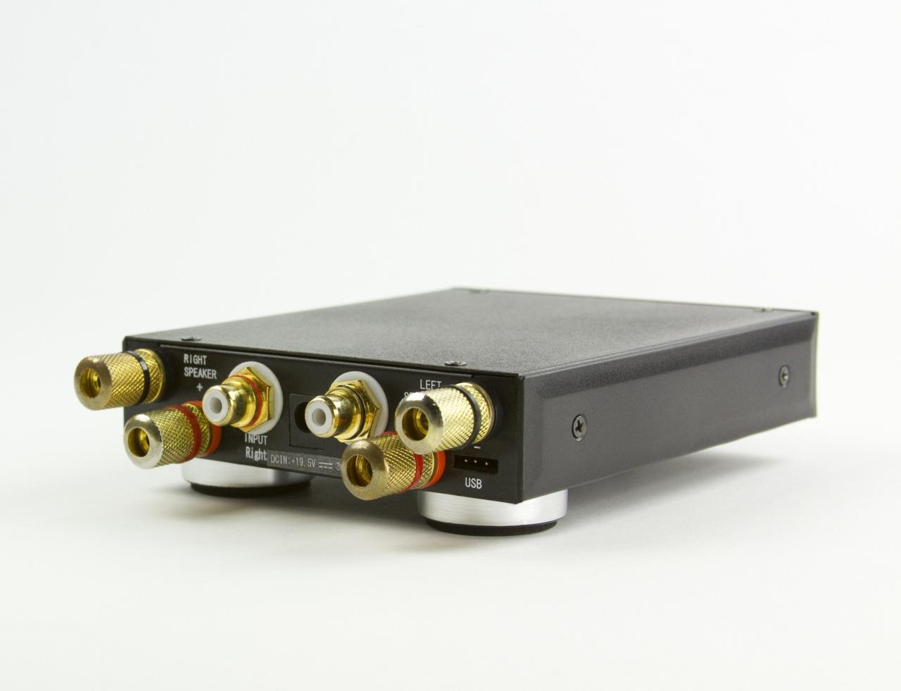 [28/08/2011] IFA 2011: Scythe präsentiert Mini-Verstärker für Laufwerksschächte und eine PCI-Slot-Variante für Subwoofer (5)