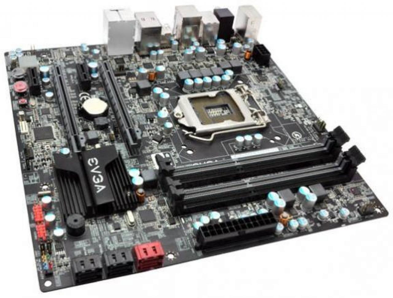 [07/08/2011] EVGA Z68-Lineup: Sämtliche Mainboards unterstützten SLI. Das FTW bietet zusätzliche Features. (5)