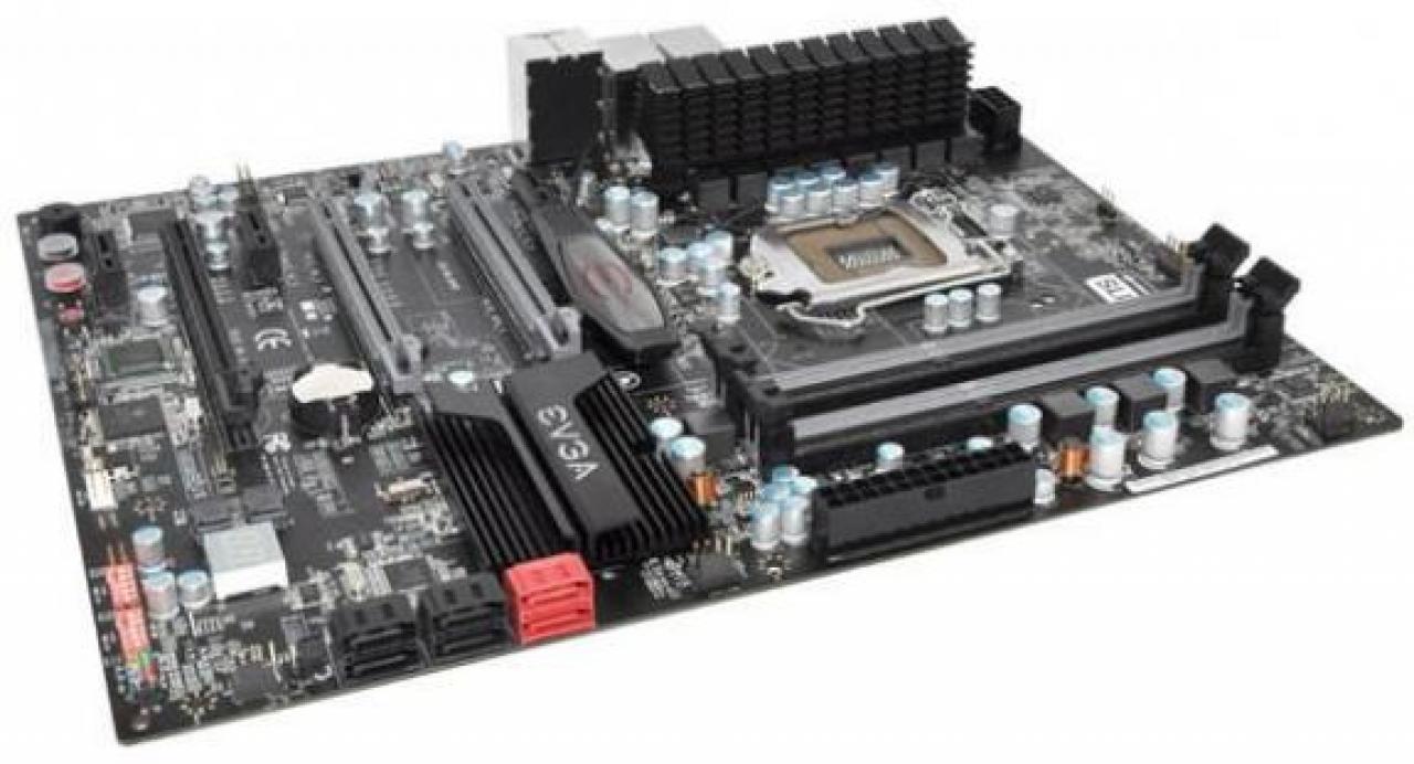 [07/08/2011] EVGA Z68-Lineup: Sämtliche Mainboards unterstützten SLI. Das FTW bietet zusätzliche Features. (8)