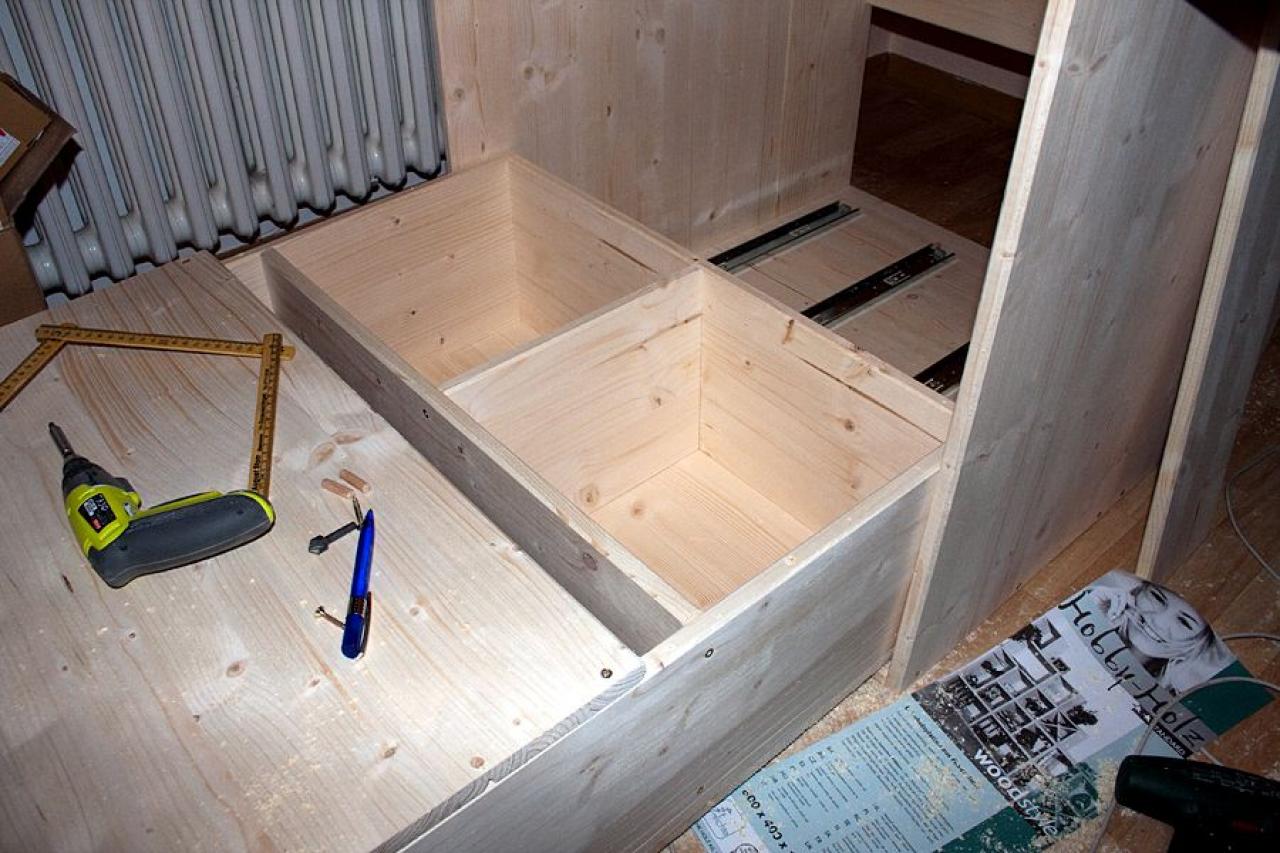 [26/08/2011] Desktop Deluxe: Luxuriöser PC-Tisch im Eigenbau (4)