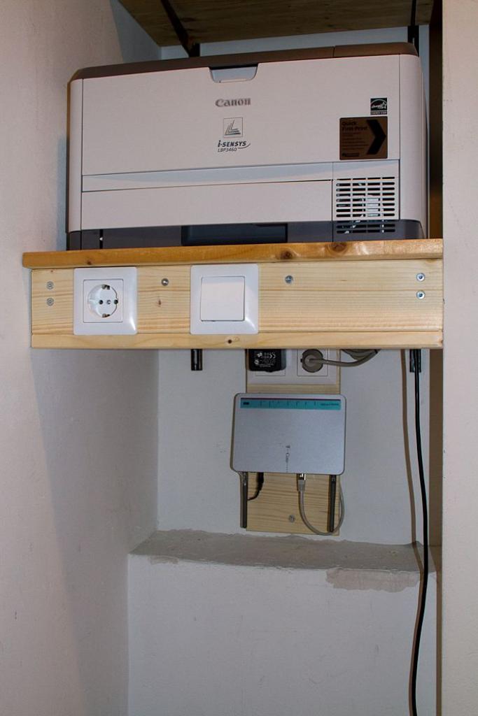 [26/08/2011] Desktop Deluxe: Luxuriöser PC-Tisch im Eigenbau (48)