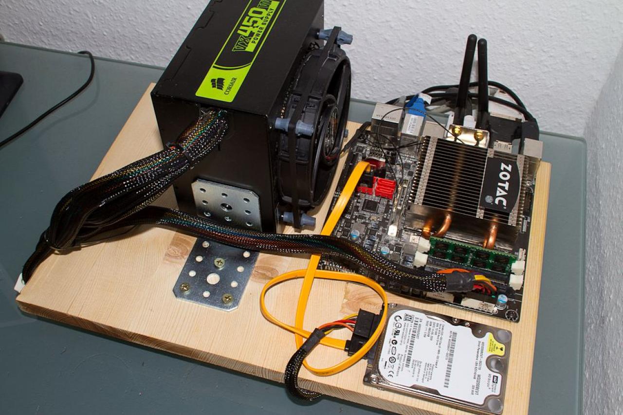 [26/08/2011] Desktop Deluxe: Luxuriöser PC-Tisch im Eigenbau (54)