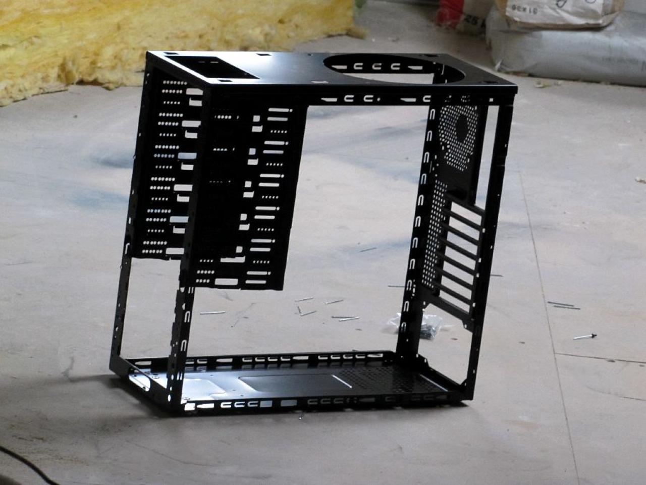 [19/08/2011] Update mit Nvidia-Logo aus Metall (7)