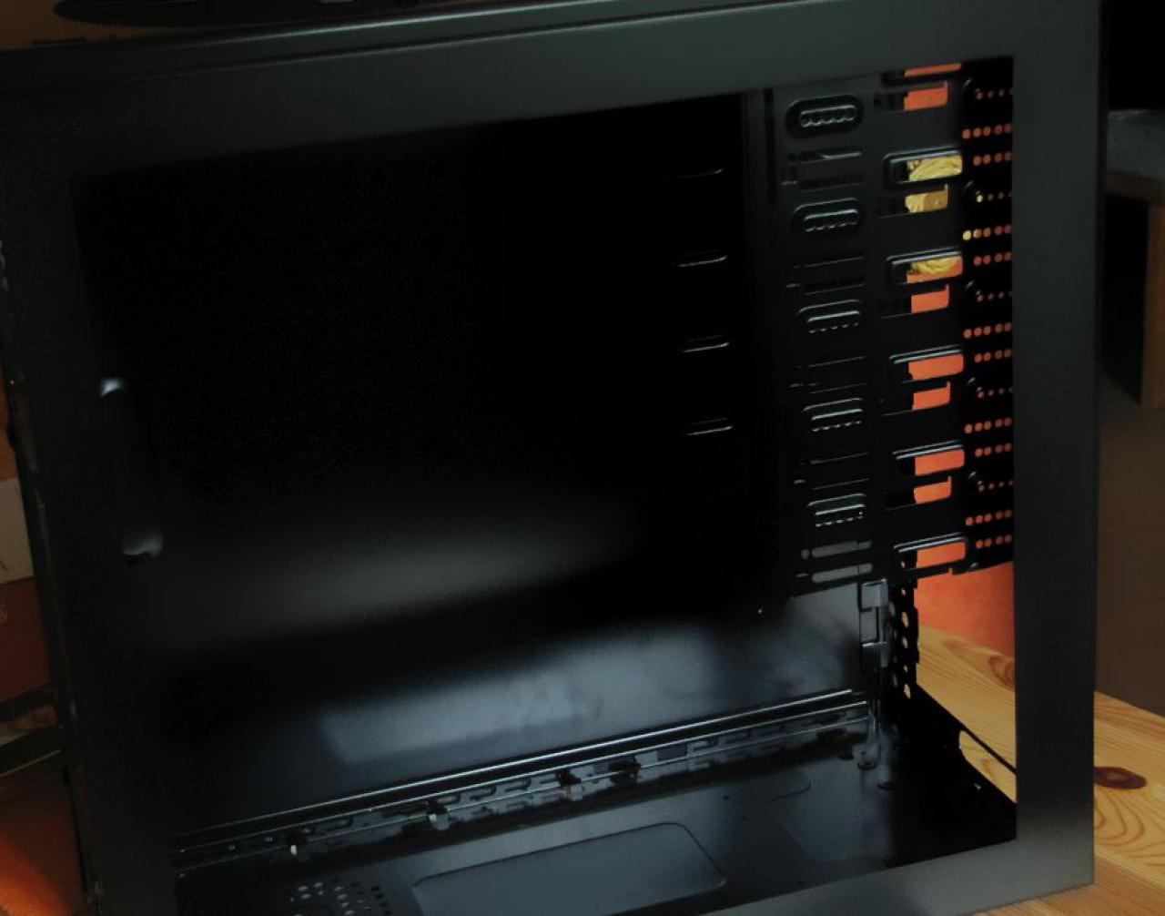 [19/08/2011] Update mit Nvidia-Logo aus Metall (8)