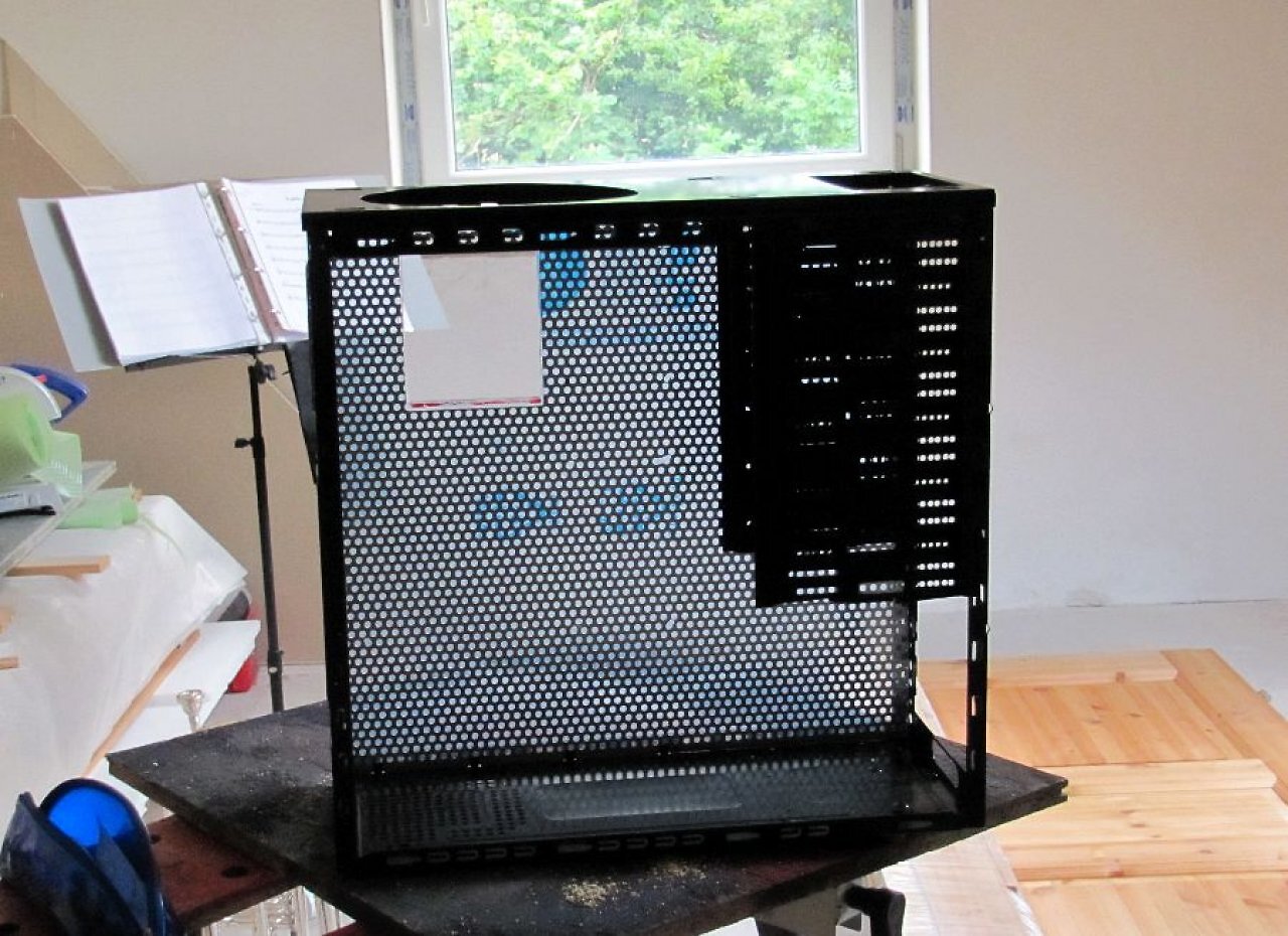 [19/08/2011] Update mit Nvidia-Logo aus Metall (27)