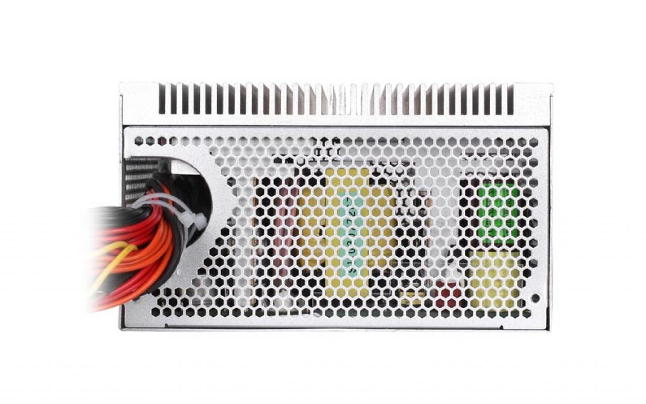 [02/08/2011] Silverstone Nightjar ST50NF: Lüfterloses Netzteil mit 500 Watt (3)